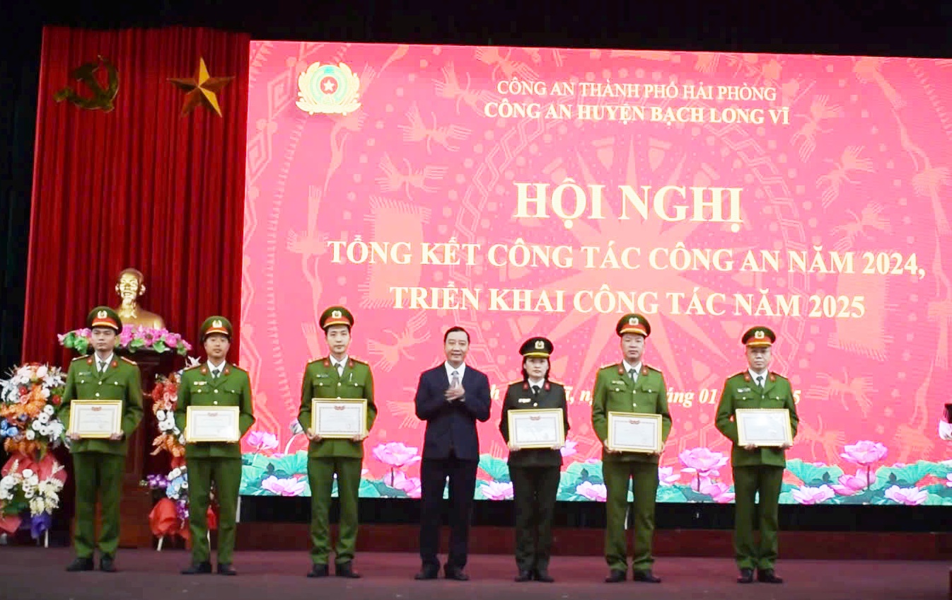 Công an huyện Bạch Long Vĩ tổng kết công tác năm 2024, triển khai chương trình công tác năm 2025